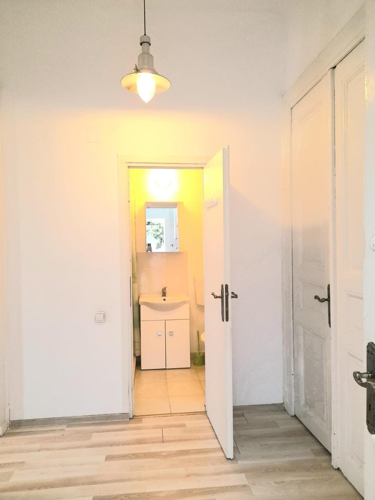 Apartamento Casa Liveni Bucarest Exterior foto