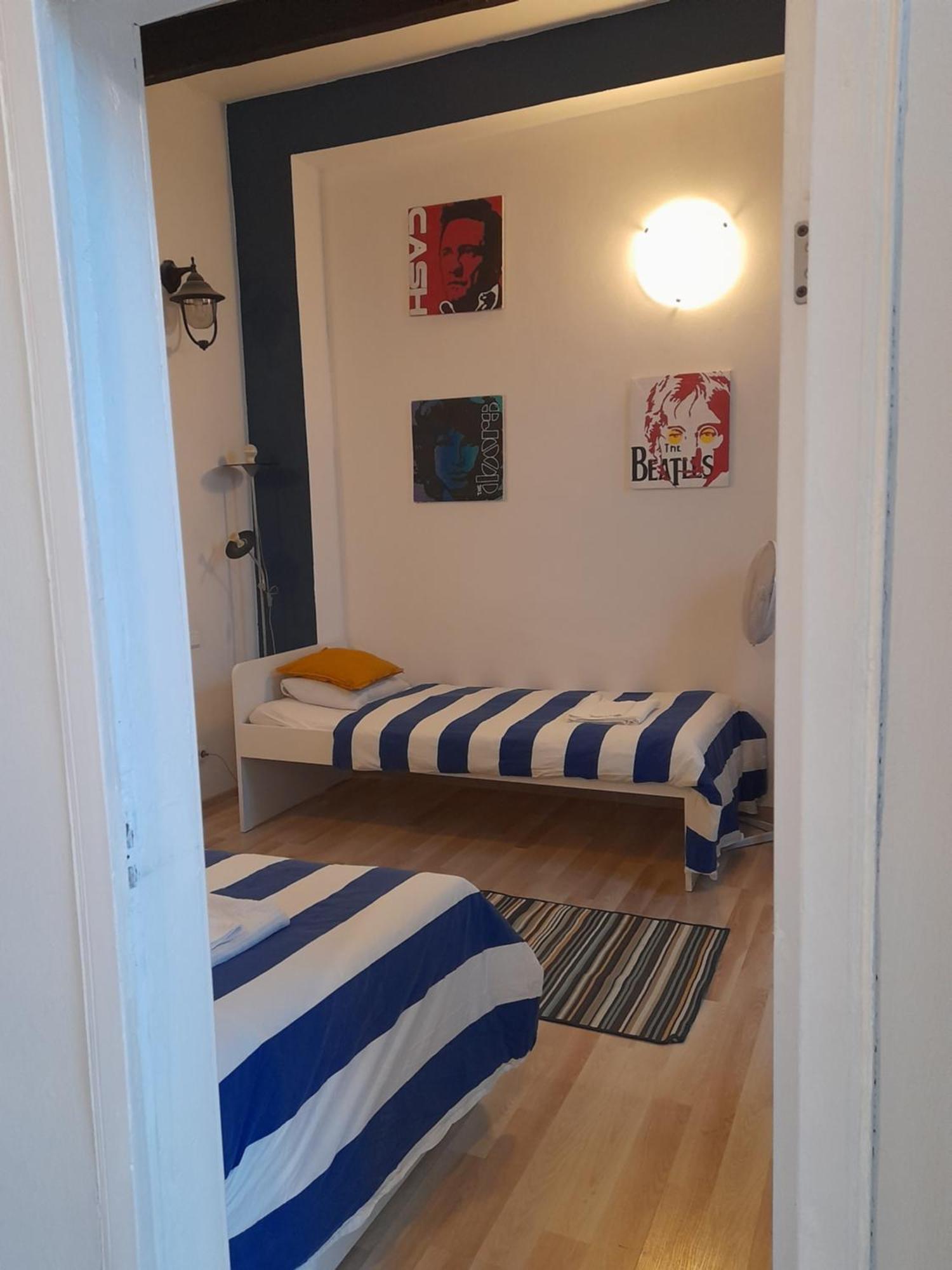 Apartamento Casa Liveni Bucarest Exterior foto